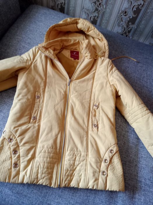 Продам спортивную куртку