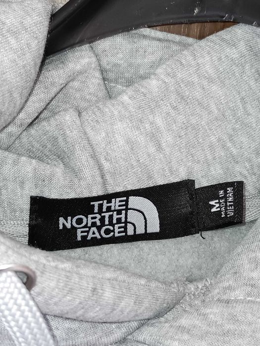 НОВ сив суичър The North Face с качулка – размер М