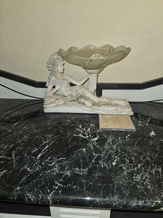 Продам фруктовницу.