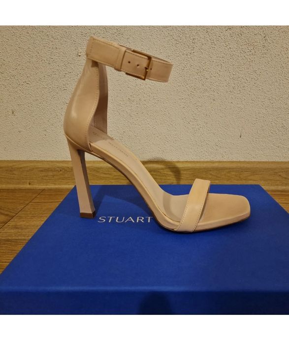 Сандали Stuart Weitzman
