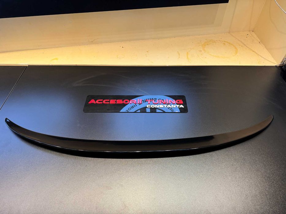 Eleron Portbagaj - BMW F10 Performance Negru Lucios