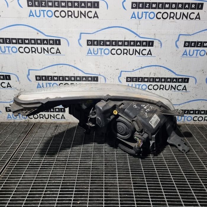 Far Stanga Ford Kuga II 2012 - 2014 SUV 4 Usi (798) Fara xenon