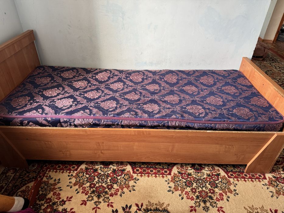 Продам кровать в хорошем состояний