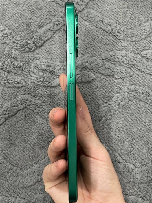 Honor X8b в зеленом цвете