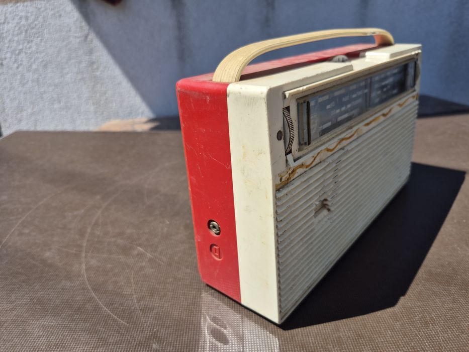 Vând Radio Philips model L3 F21T  made in France