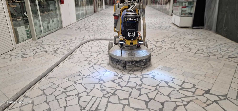 Slefuire profesională pardoseli din mozaic.