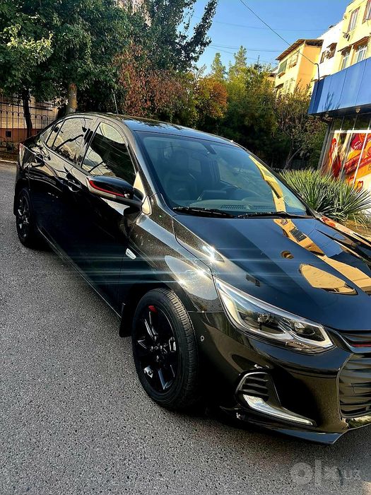 Chevrolet Onix Redline.  (6AT)