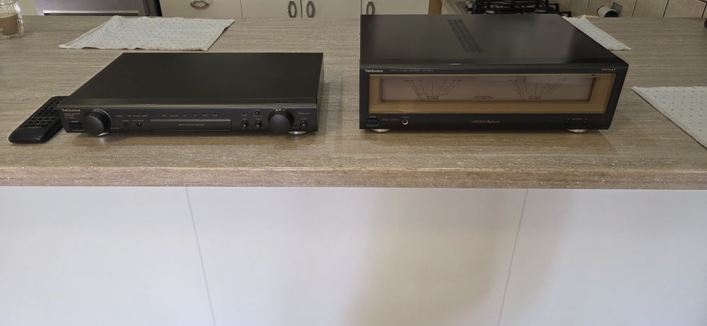 Technics Amplificator si preamplificator  Se a 900 in stare perfectă de funcționare
