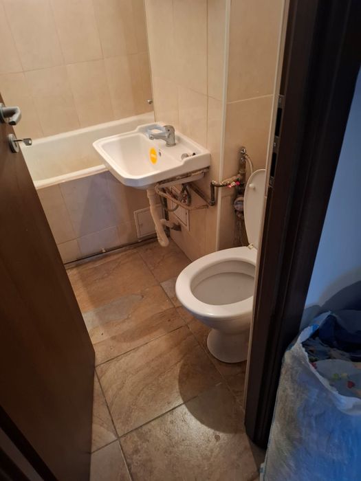 Vând apartament decomandat Titu