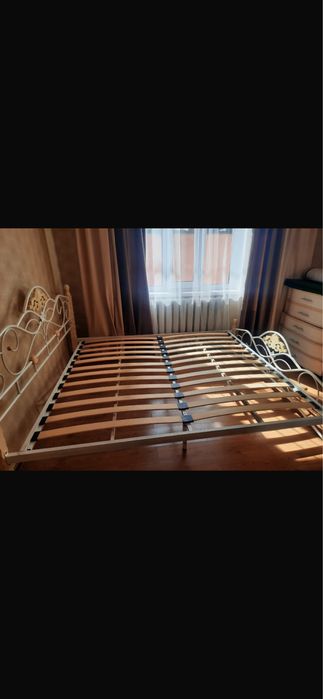 Кровать 180*200 без матраца