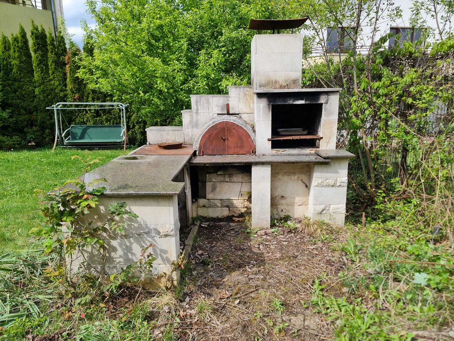 Gratar din samota cu cuptor plita fonta si ceaun, piatra Vistea granit