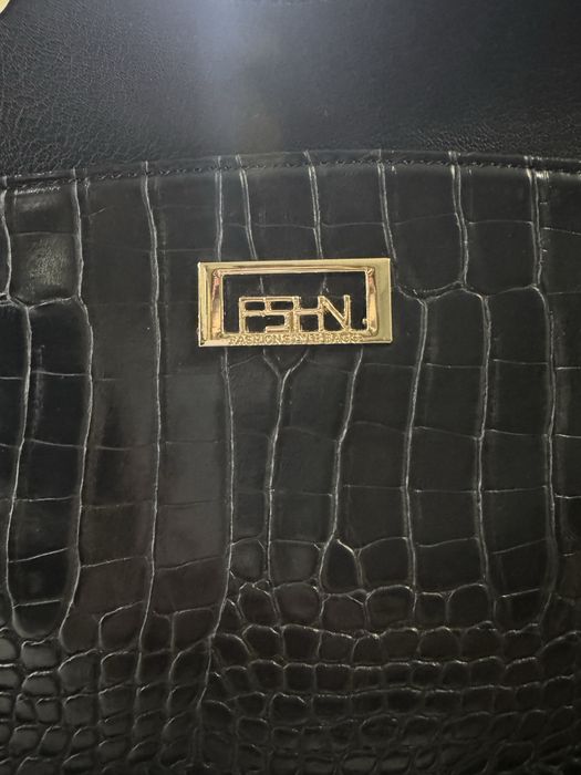 Чисто нова чанта