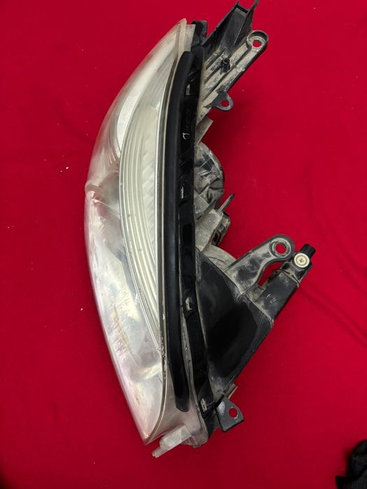 Оригинал фар правый рав 4 - 2006ж