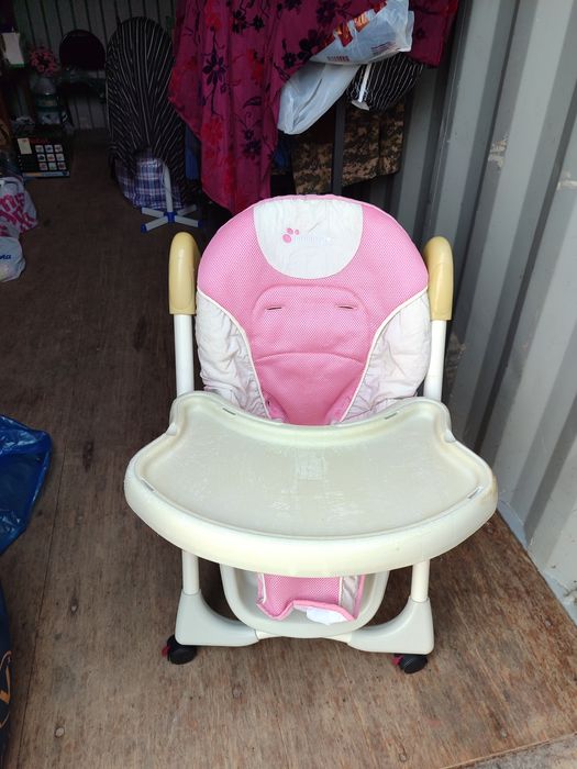 Детский столик в хорошем состоянии