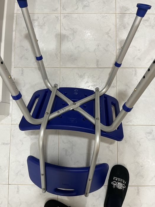 Стол за баня за възрастни / инвалиди