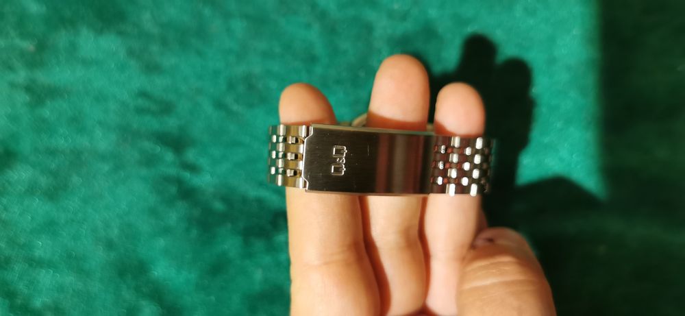 Ceas damă, Q&Q, nou