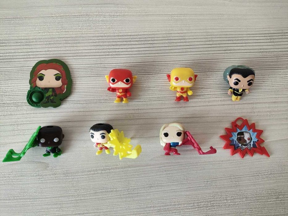 Киндер Джой фигурки / Kinder Joy DC comics