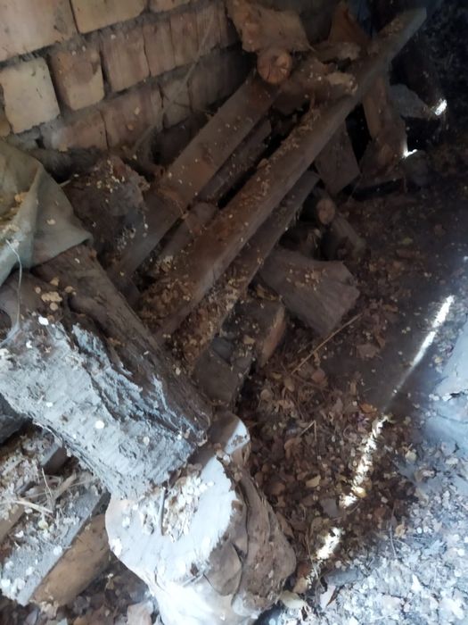 Дрова и доски много