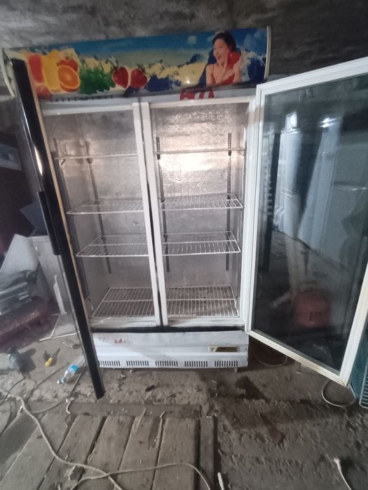 Продам холодильник витрины