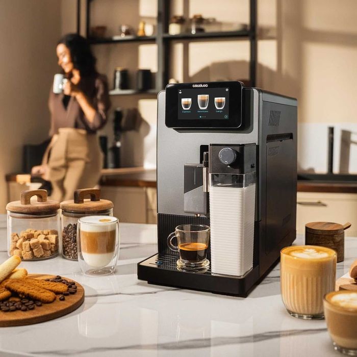 Cecotec Cremmaet Latte Art. 1500W 19 бара, термоблок, 6 напитки автоматично почистване, резервоар за вода 1,1л и мляко 400 мл НЕ РАБОТИ!
