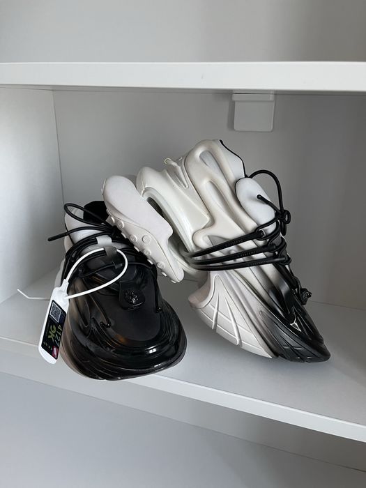 Adidasi Balmain Unicorn masura 38 si 43 pe stock