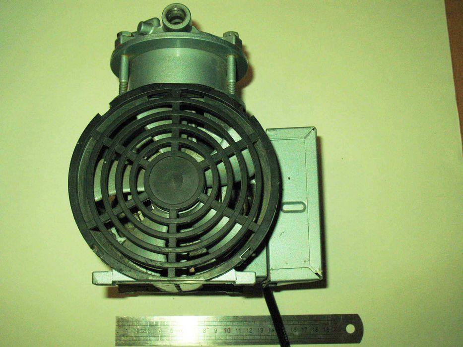 compresor / pompă vid Gast – fara ulei