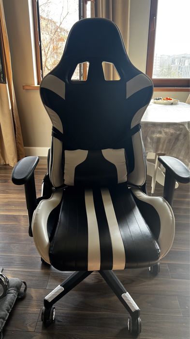 Игровое компьютерное кресло