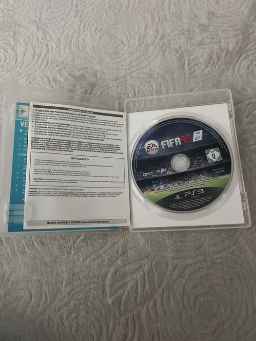Дискове с видеоигри за PS4 и PS3