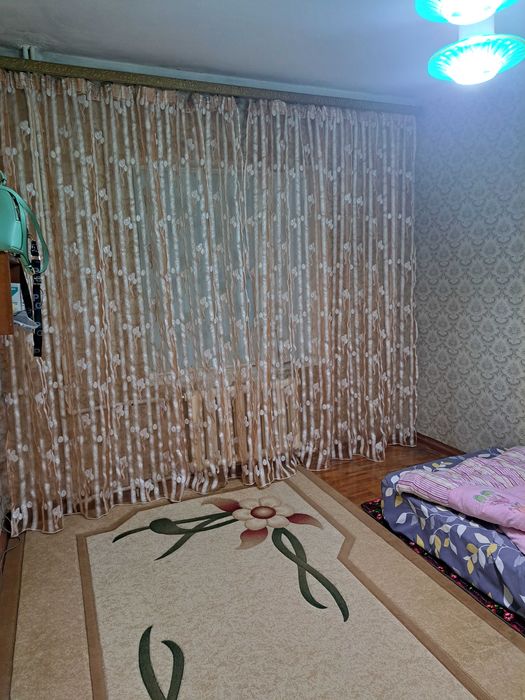 3 комн. (около 80 КВ. М) на 2 этаже Франция.  Кадышева 2 мин