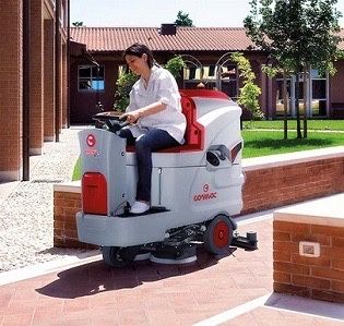 Masina de spalat si aspirat pardoseli Comac Innova 85