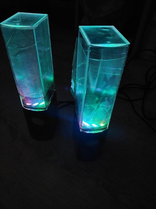 Boxe cu apă și lumini