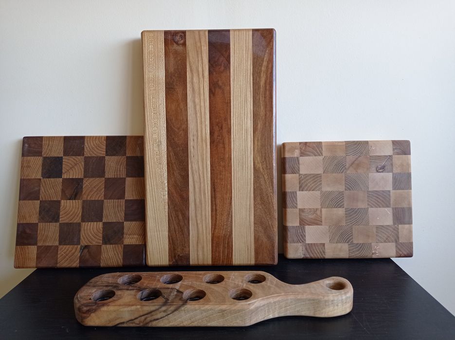 Ръчно изработени кухненски дъски за рязане, поднасяне или декорация.