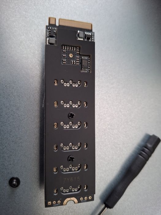 Vand adaptor M.2 NVME la SATA 6 porturi