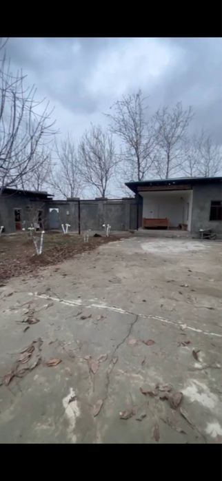 Nazarbekda (Zangiota tumani) 4.5 sotix yer va uy sotiladi