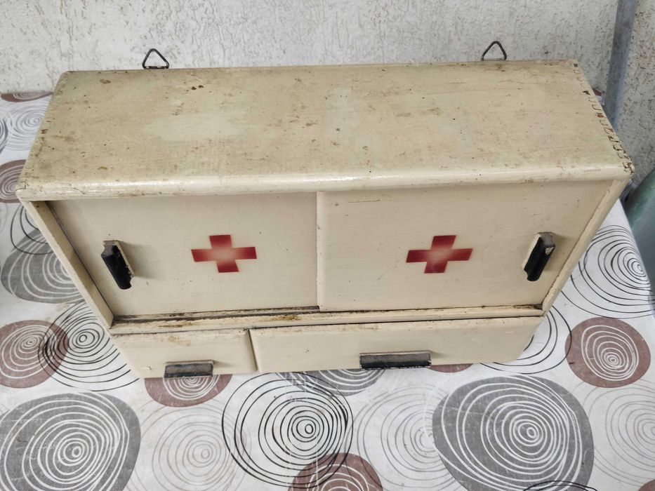 Старинни аптечки в добро състояние