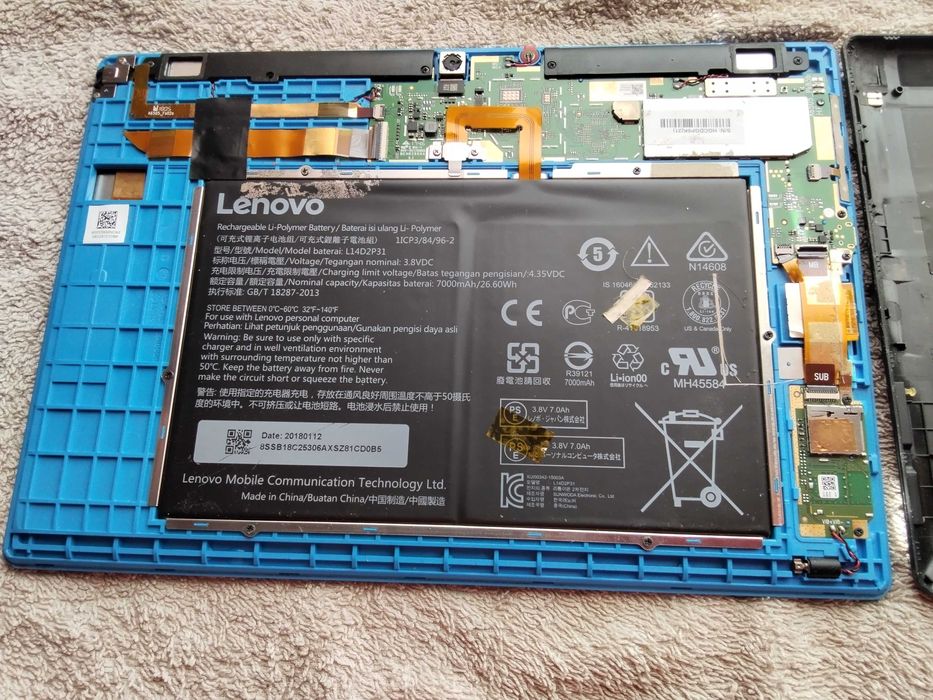 10инчов таблет Леново  тав 2  А10-30 2018-за части или смяна дисплей