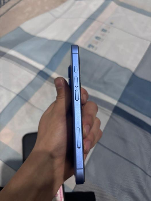 Подам айфон 16