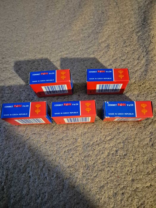 Cutii de pioneze Ron, modelul 223, Cehia, 20 cutii a cate 100 pioneze