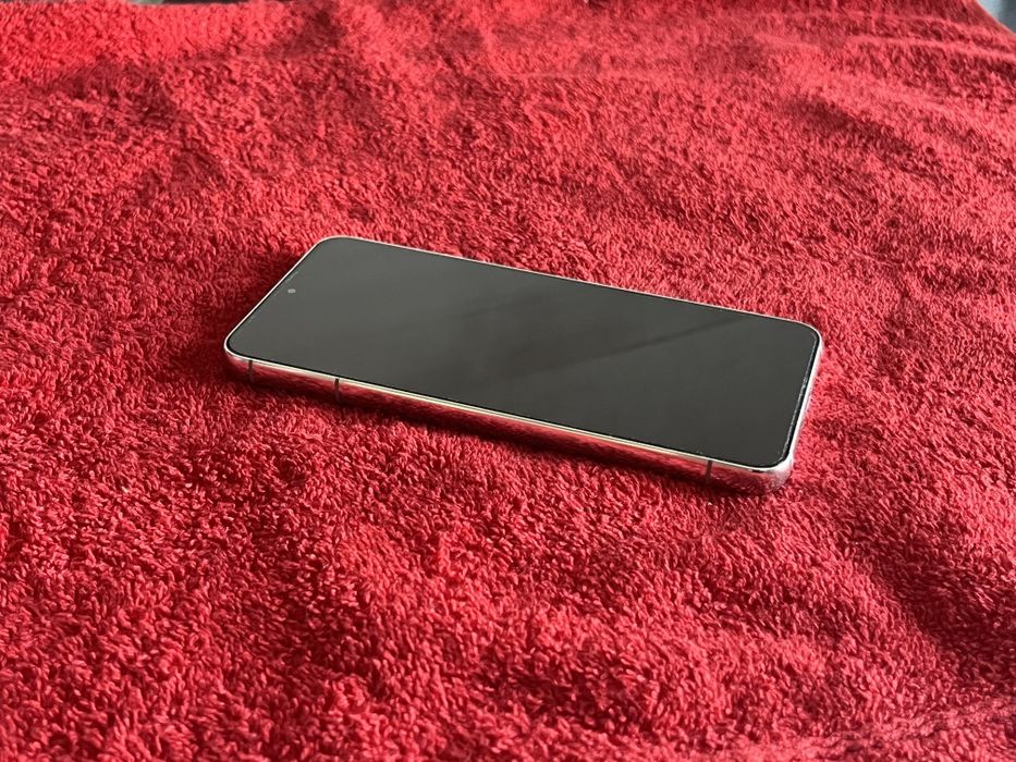 Telefon Samsung Galaxy S22  -256G. Schimb cu iPhone 13 / 13 Pro