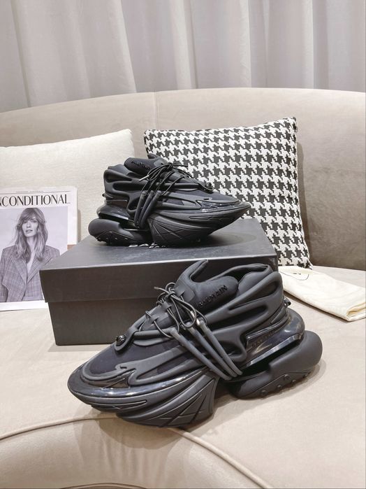 Balmain Unicorn различни модели