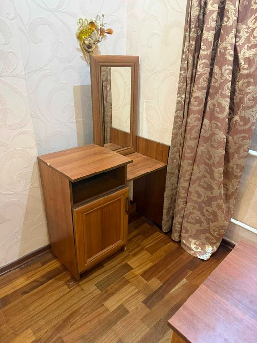 Продам спальный гарнитур и 2 кровати