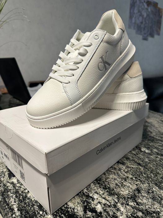 Нови сникърси Calvin Klein