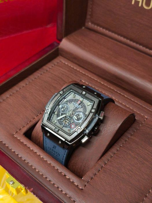 Часы HUBLOT Chronograph