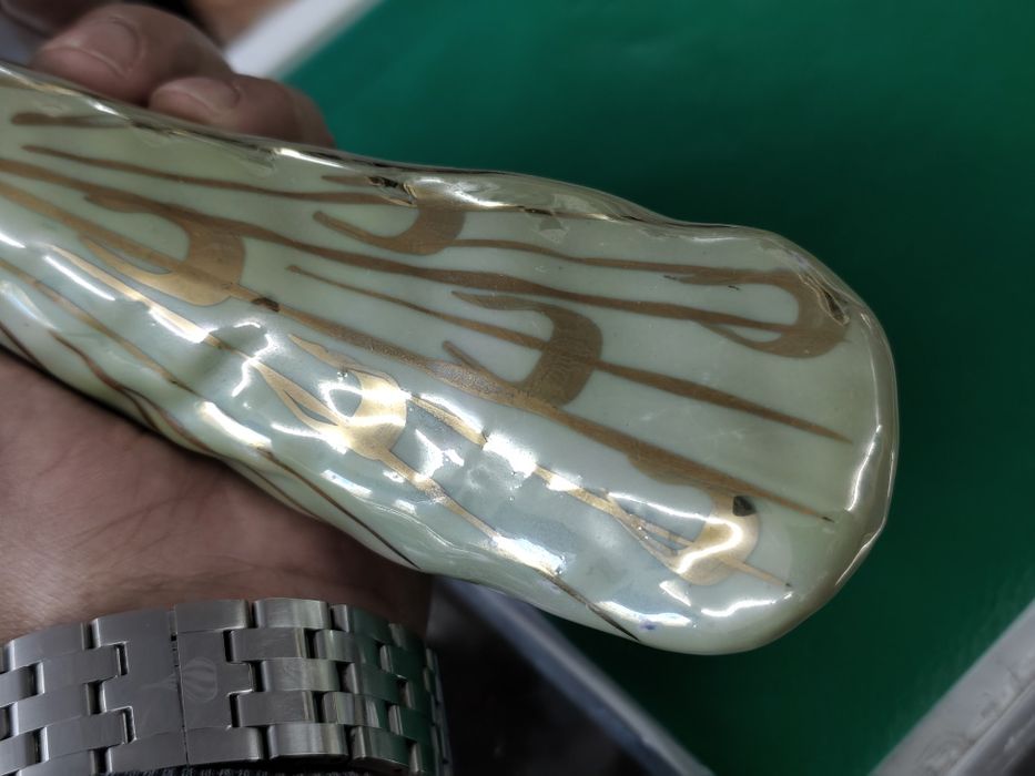 Българска порцеланова статуетка паун