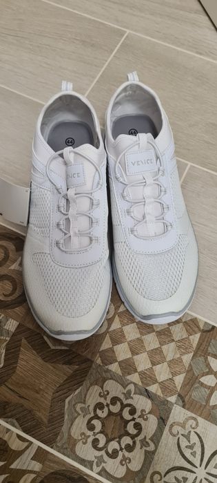 Дамски маратонки