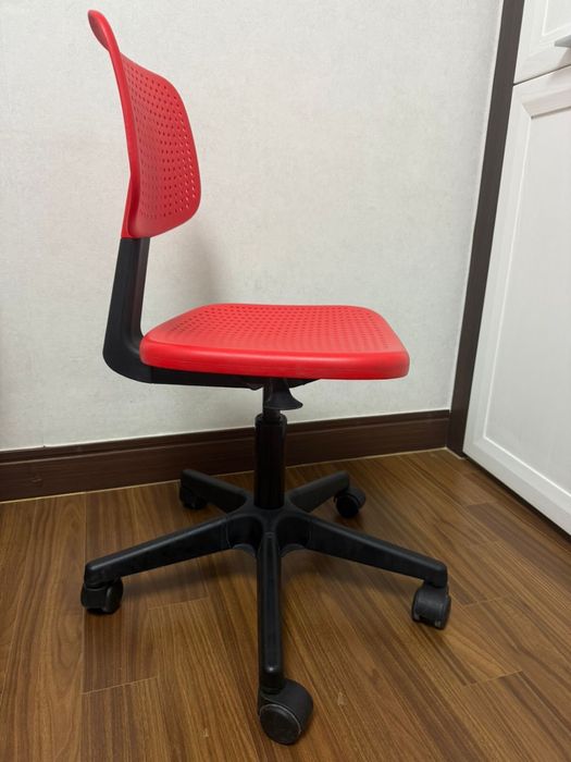 Стул компьютерный Икеа