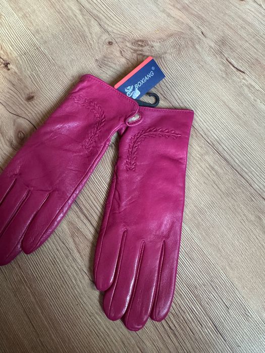 Дамски кожени ръкавици