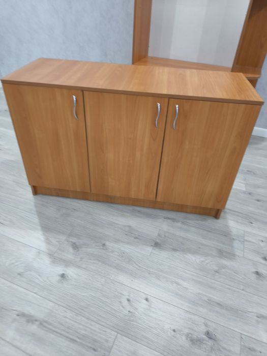 Продам шкафчик для прихожей