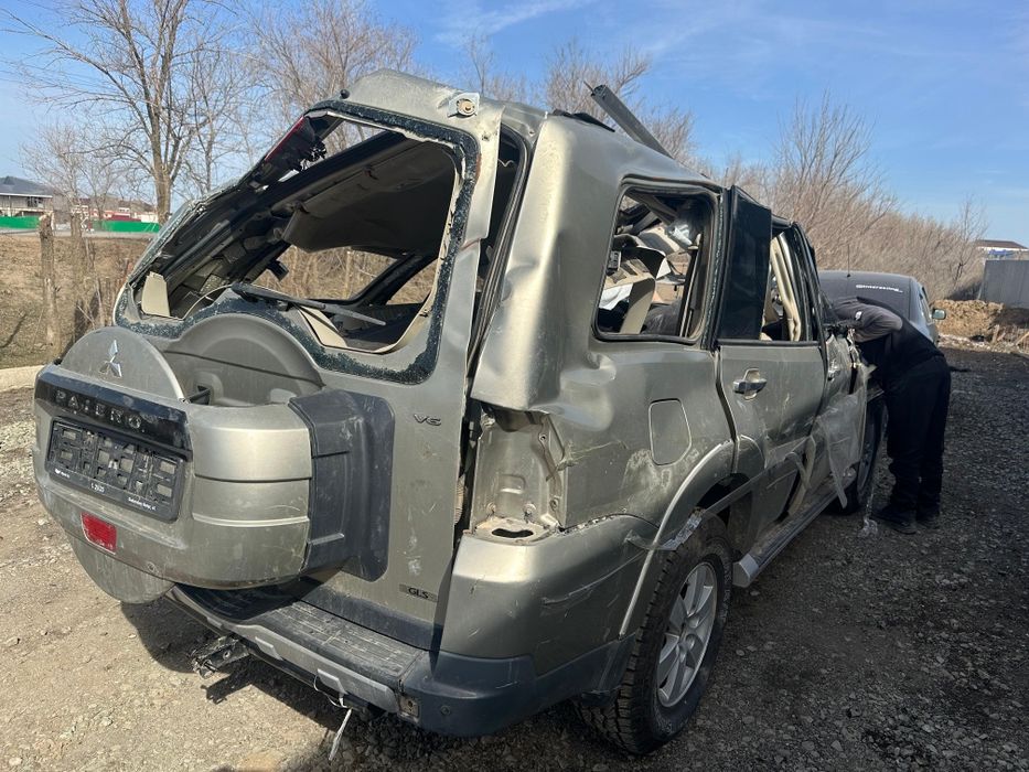 Разбор Митсубиси падджеро 4