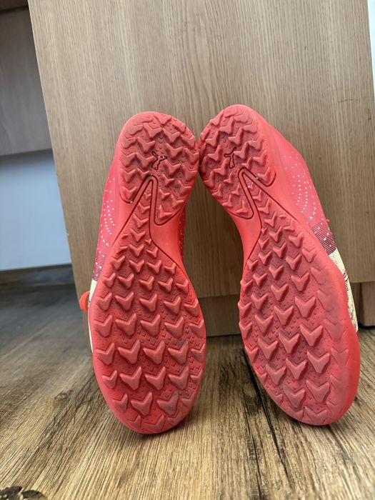 Ghete fotbal sala copii Puma ultra Play TT Fearless